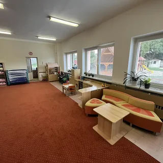 Relaxační koutek s lavicí